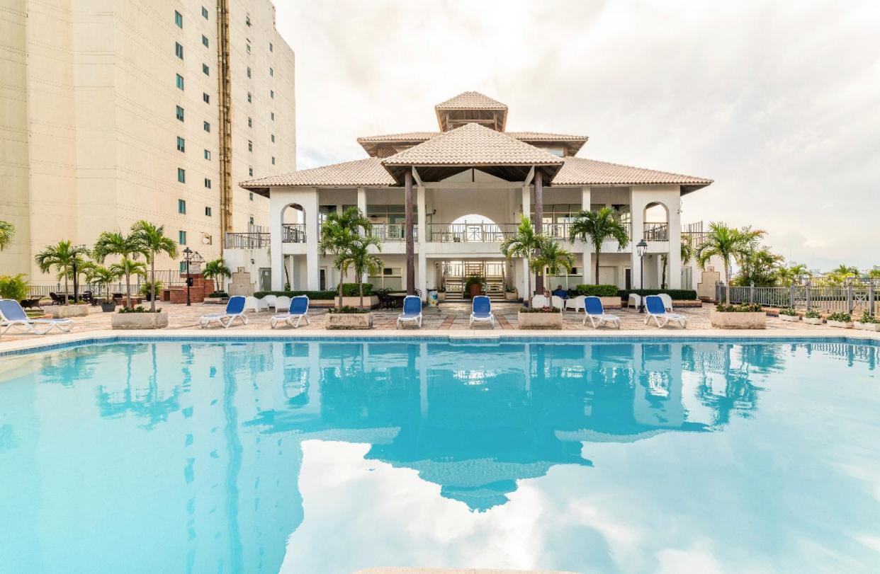 Exclusive 3 Bdr, Gym & Pool, Seaview, Luxury Tower Apartment ซานโตโดมิงโก ภายนอก รูปภาพ